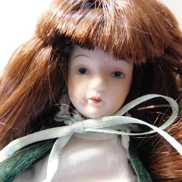 Vintage Porcelain International Dolls Colleen Ireland by Russ - Picture 4 of 7